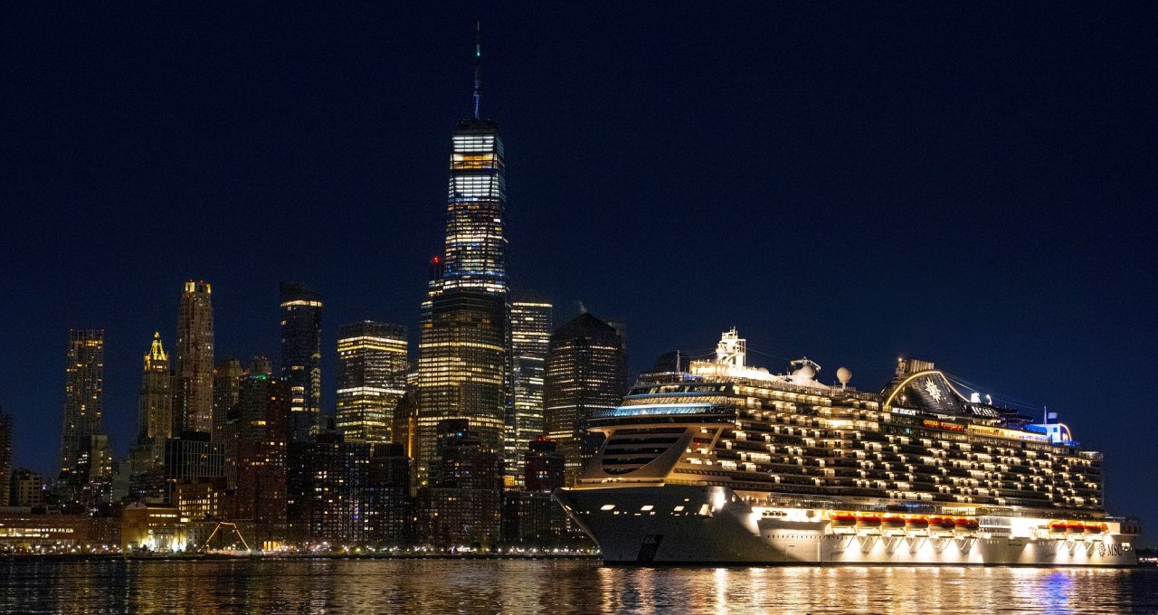 MSC'nin en yeni amiral gemisi SEASCAPE, New York'ta denize indirildi